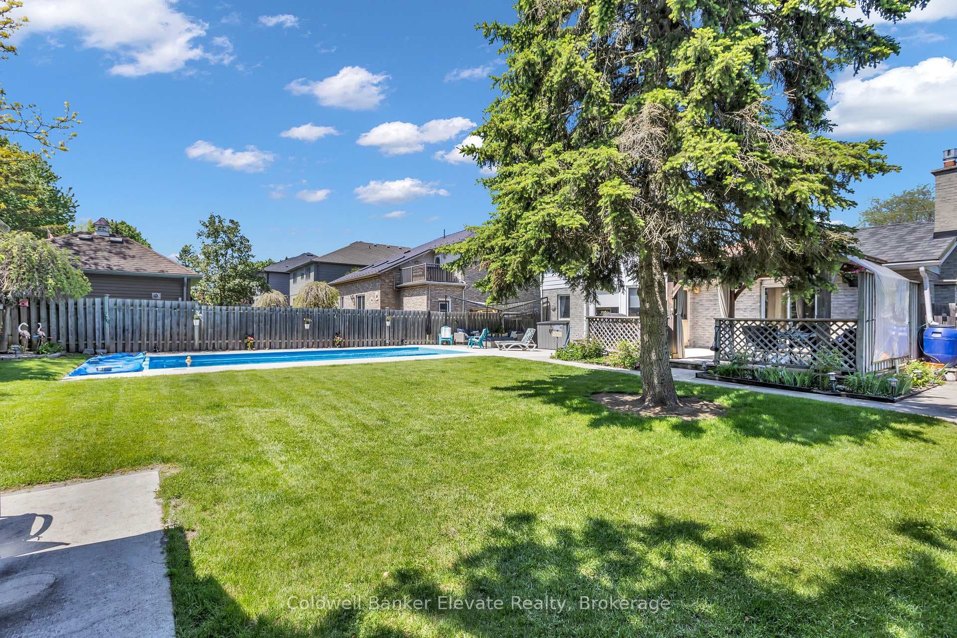 359 Lexington Road photo 39