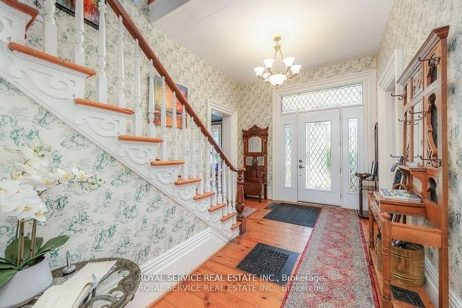 60 King Street photo 5