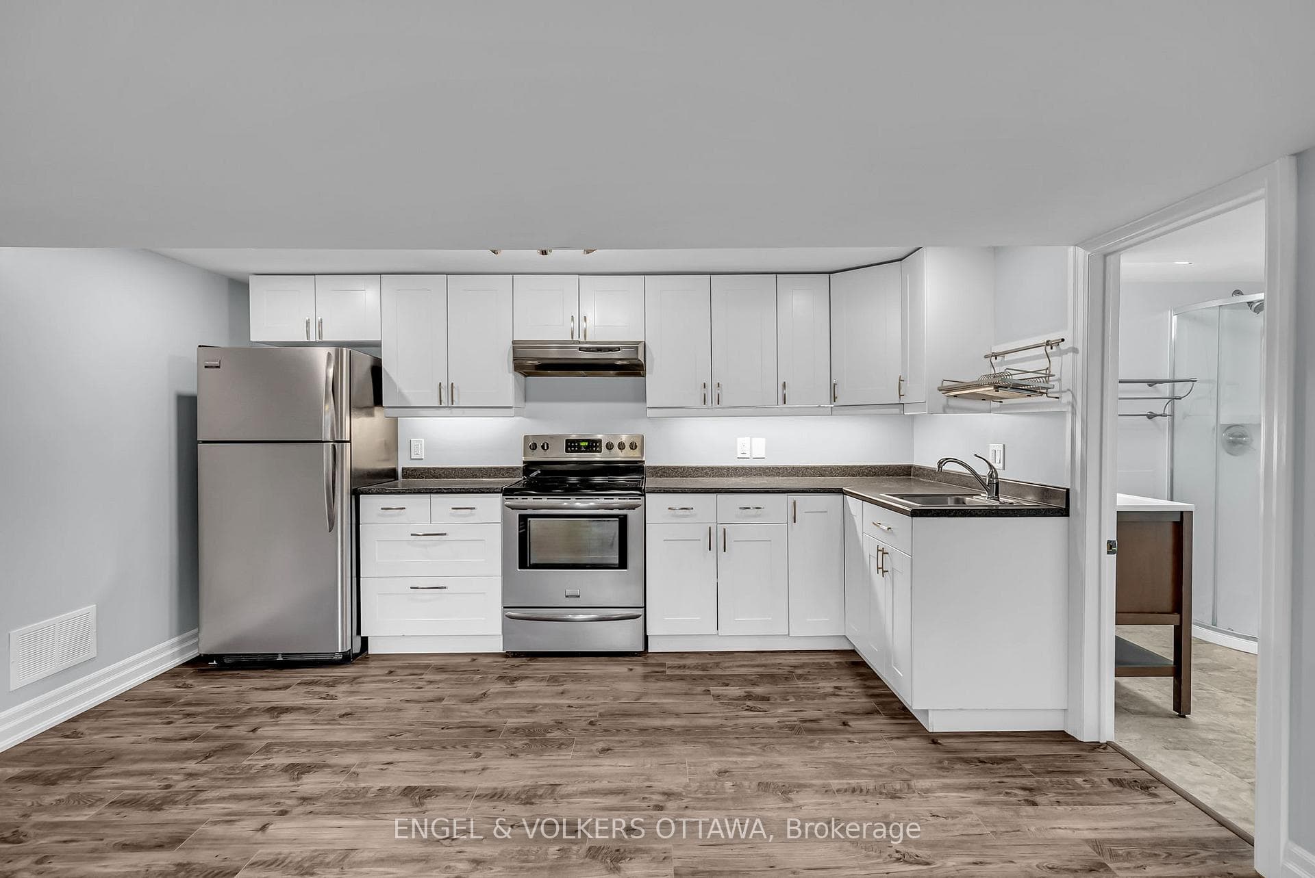 2966 Richmond Road Unit B photo 5