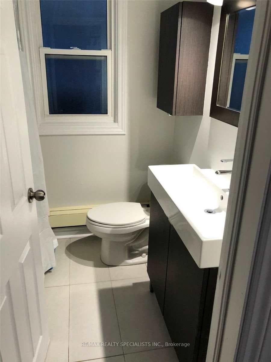 378 Lakeshore Road Unit 2nd flr photo 11