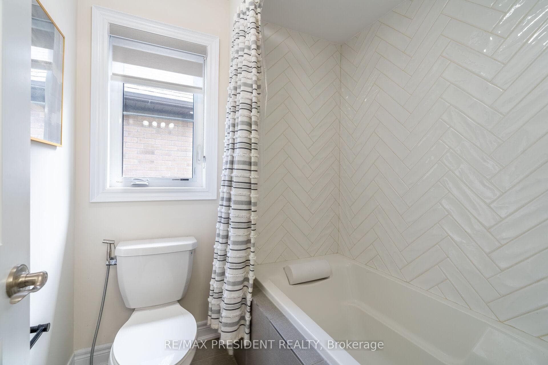 42 Frost Street photo 24