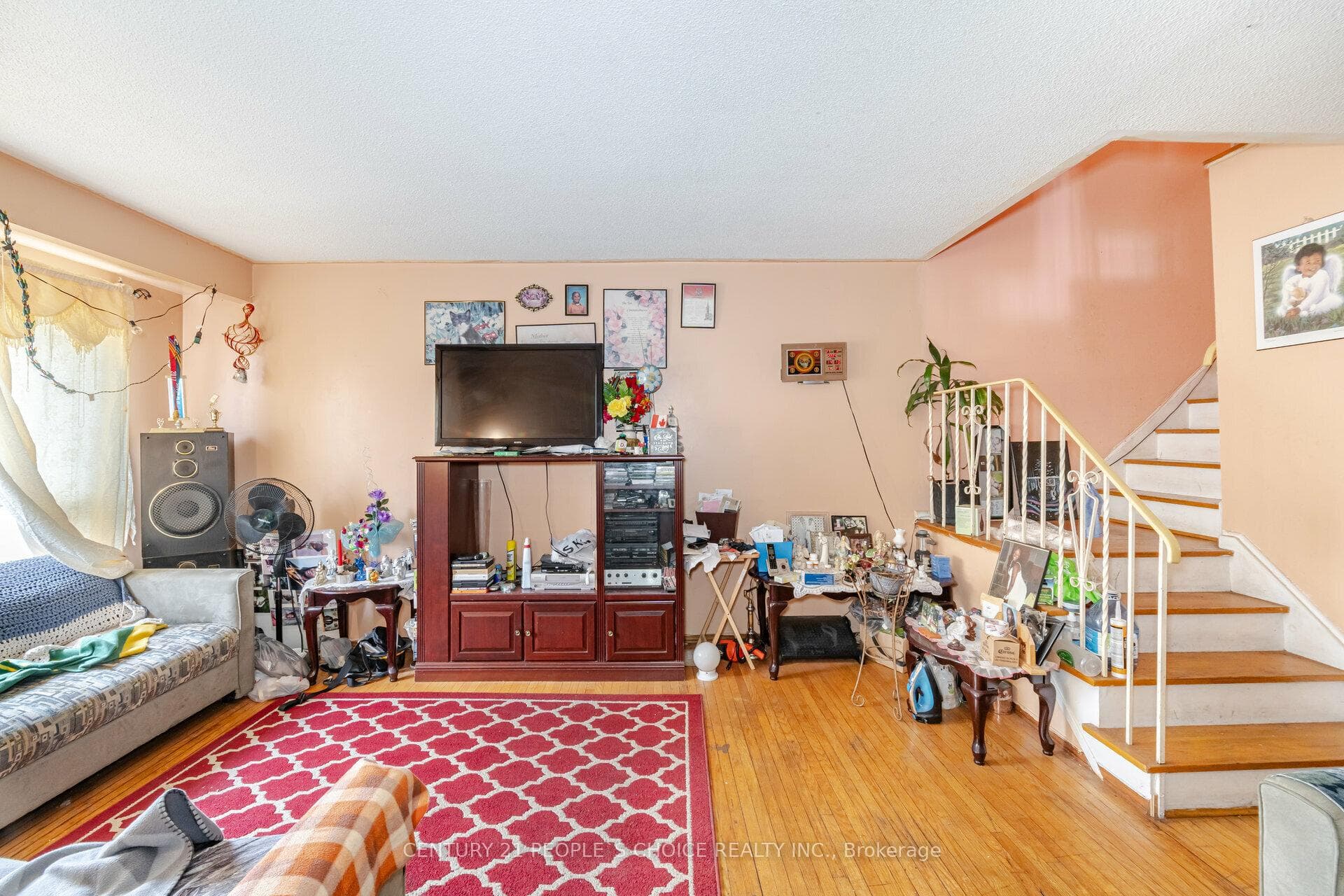 3114 Redbank Crescent photo 7