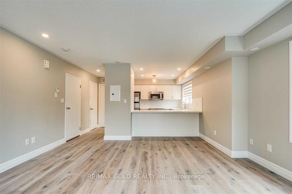2464 Post Road Unit 1 photo 9