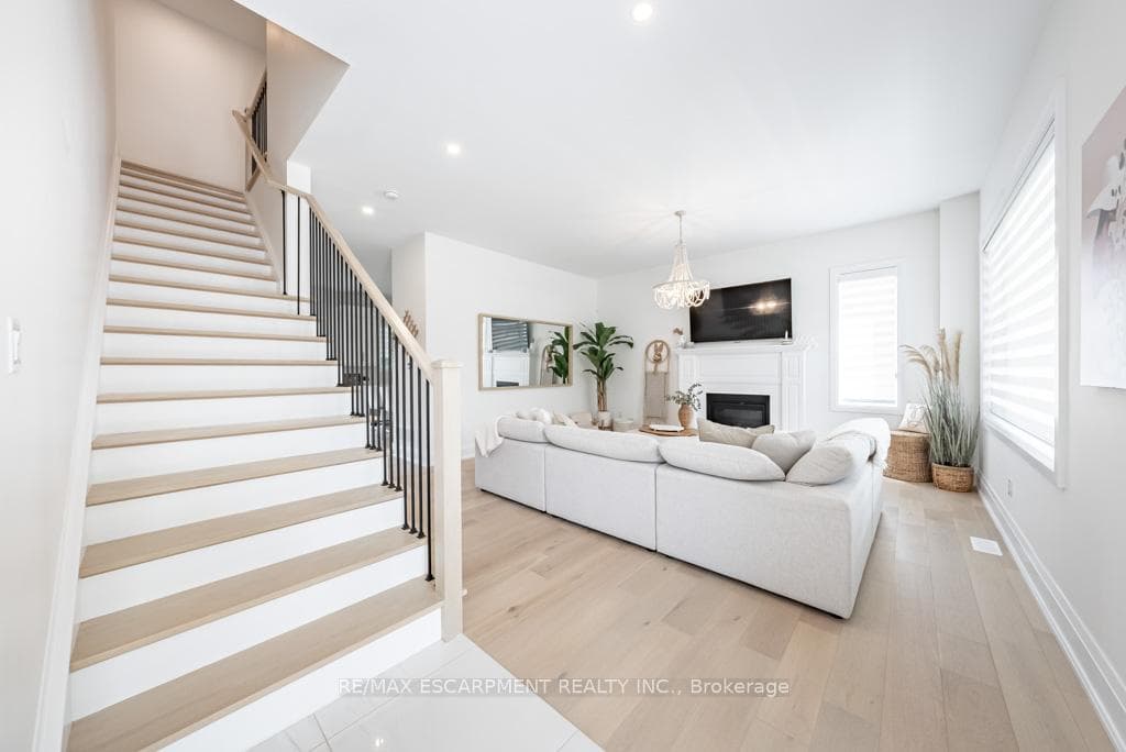 121 FIDDLERS GREEN Road Unit 2 photo 4