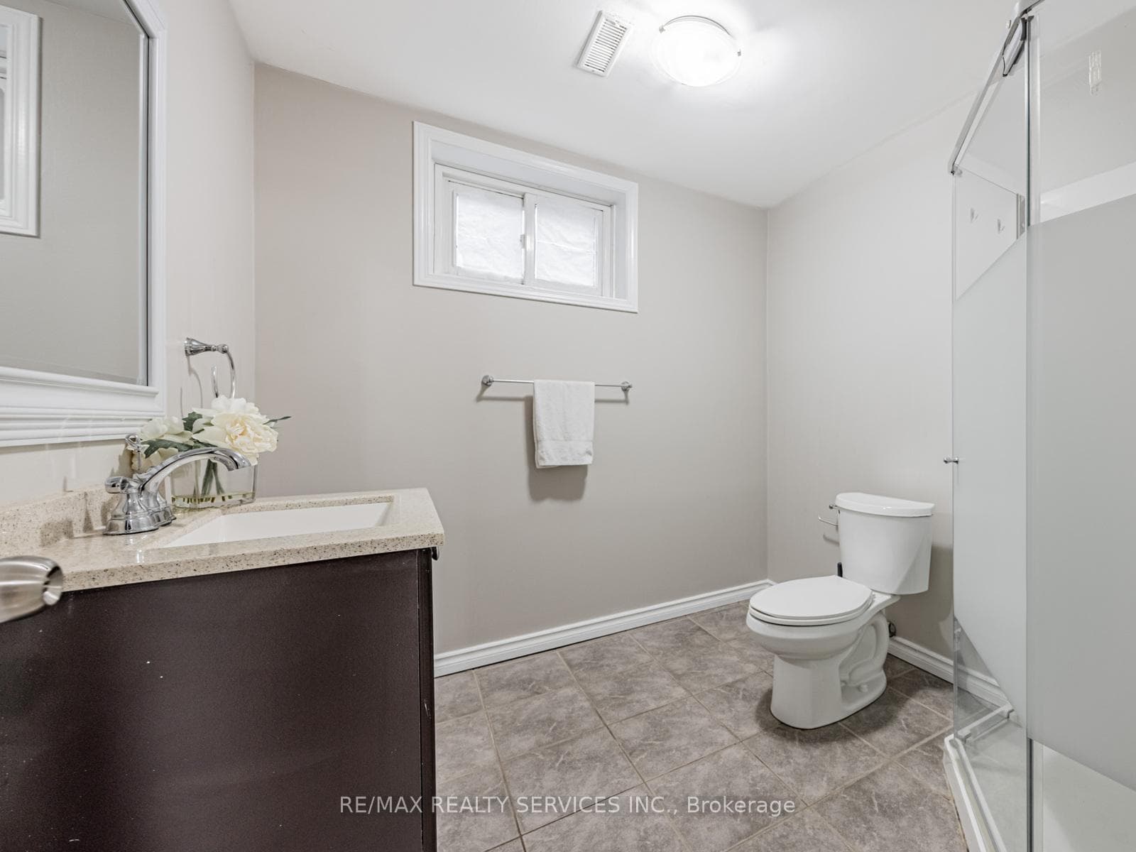 9 Garview Court photo 31