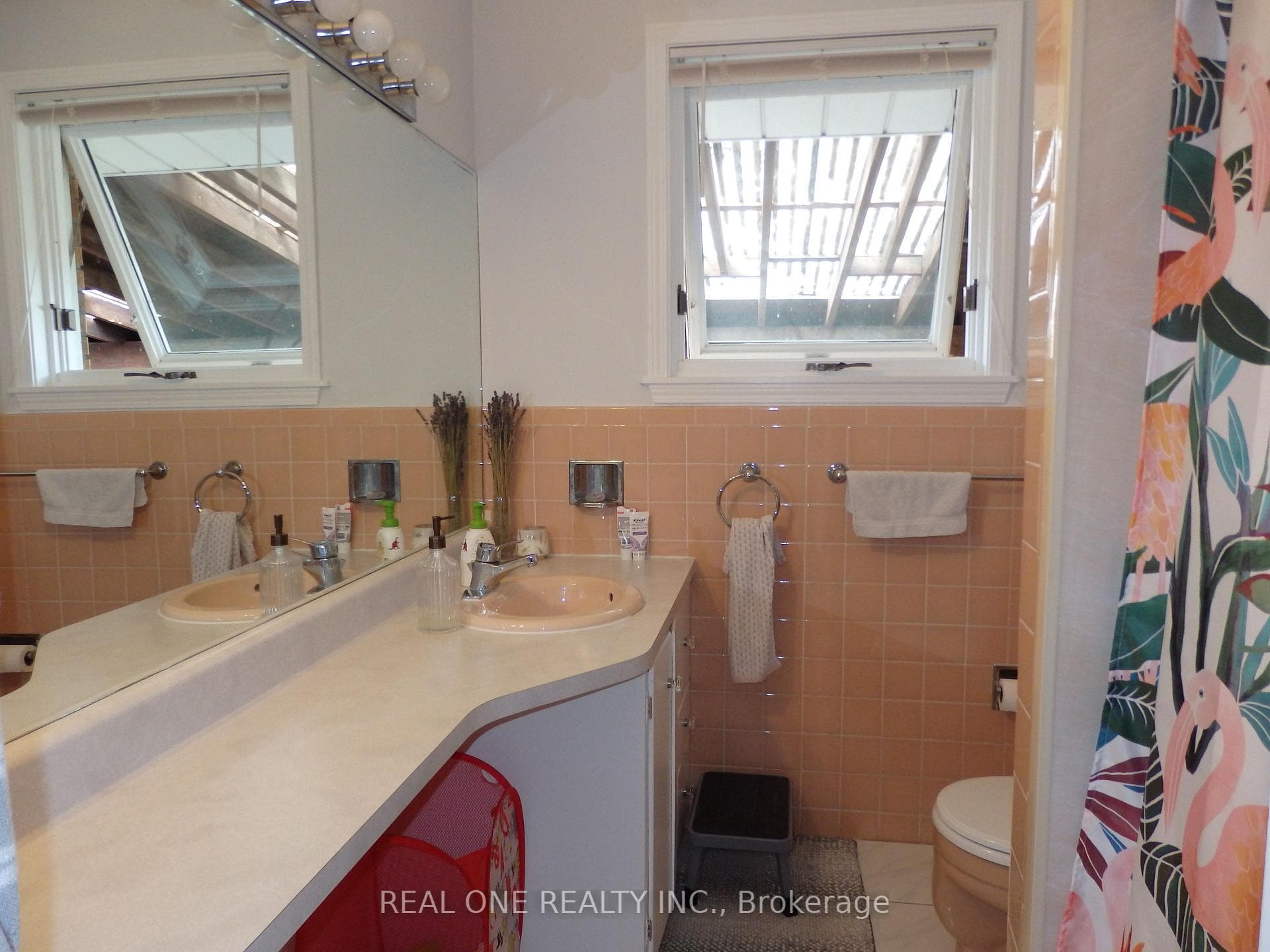 19 Versend Drive photo 9
