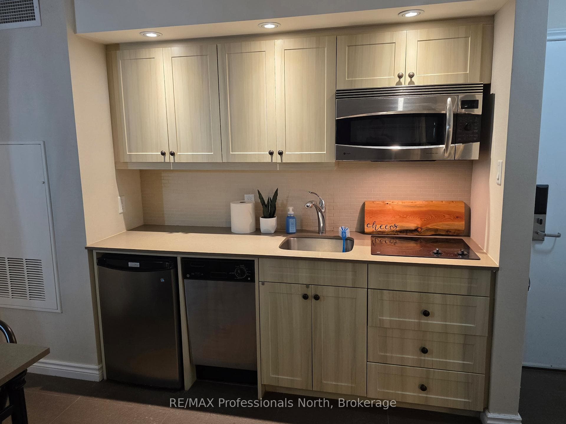 1235 Deerhurst Drive Unit 52-308 photo 7
