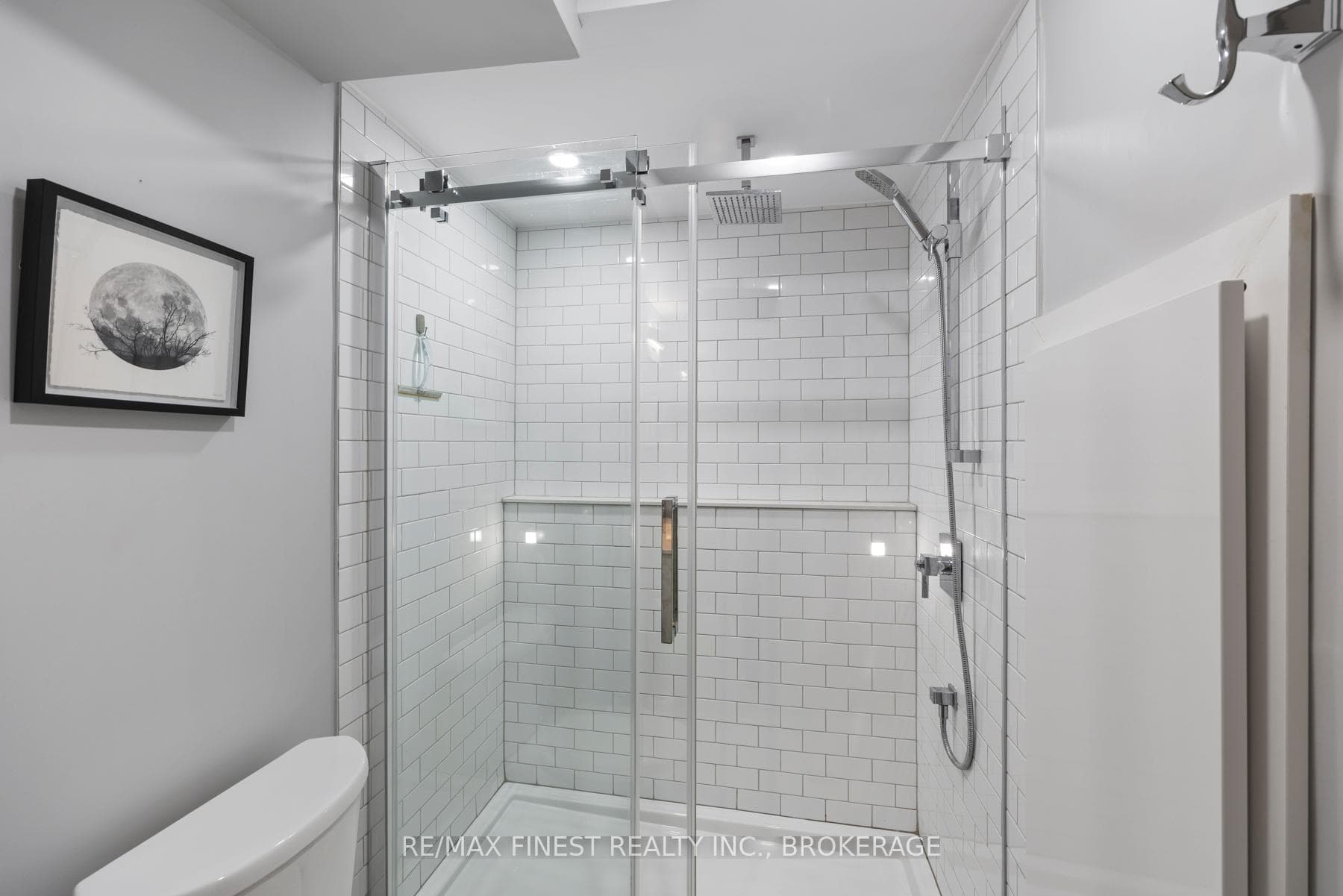 1330 Grace Avenue photo 31