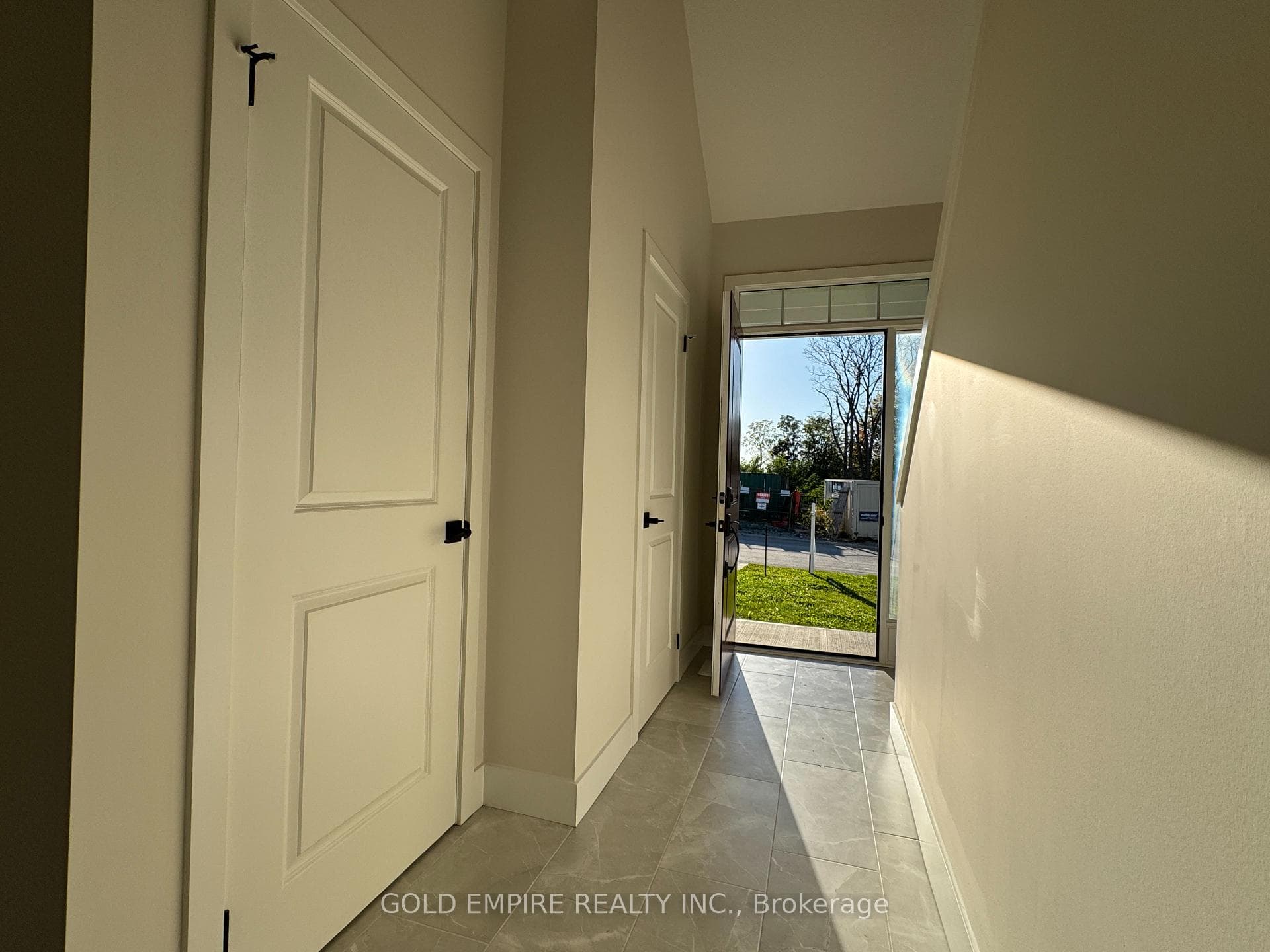 10 Julie Crescent Unit MAIN photo 6