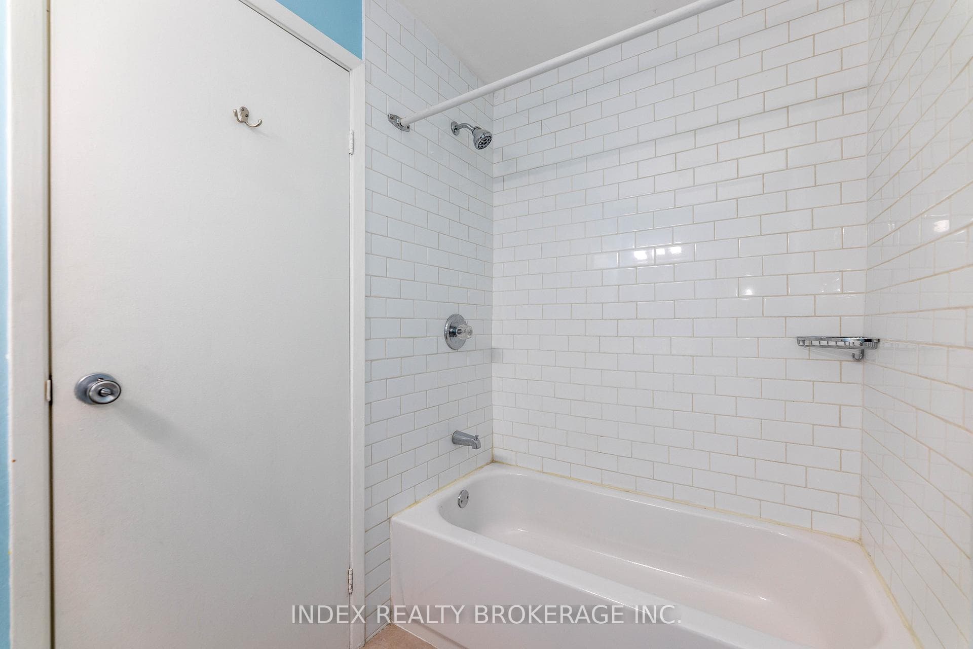 1100 Oxford Street Unit Unit 2 photo 17