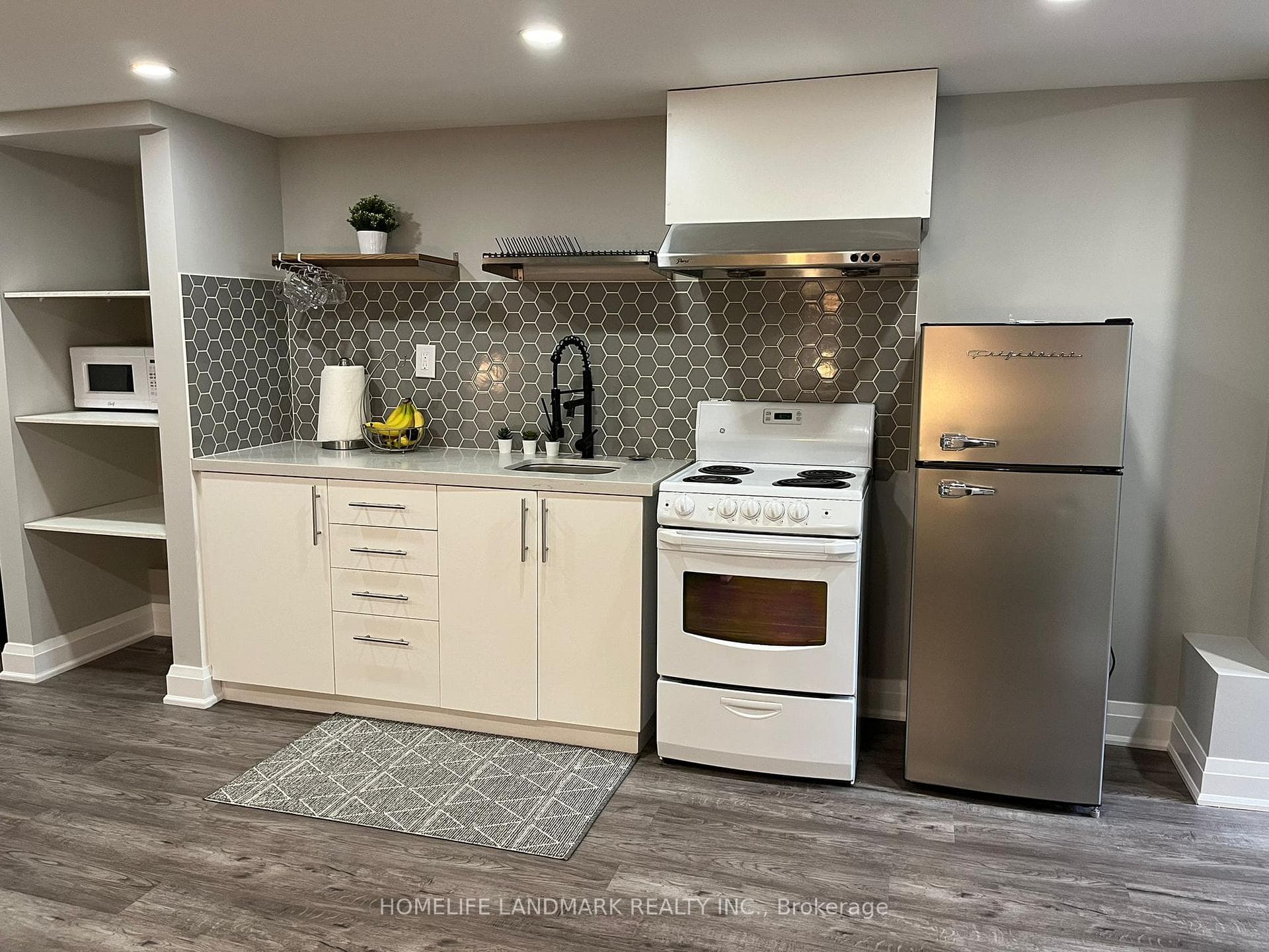 1253 Gerrard Street photo 30