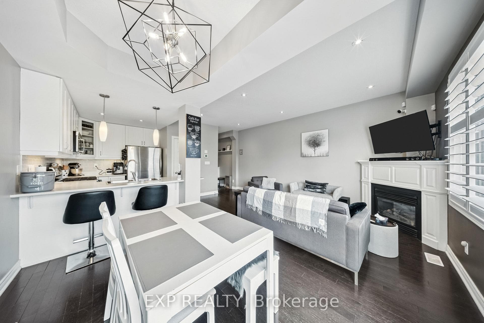 22 Madonna Drive photo 11