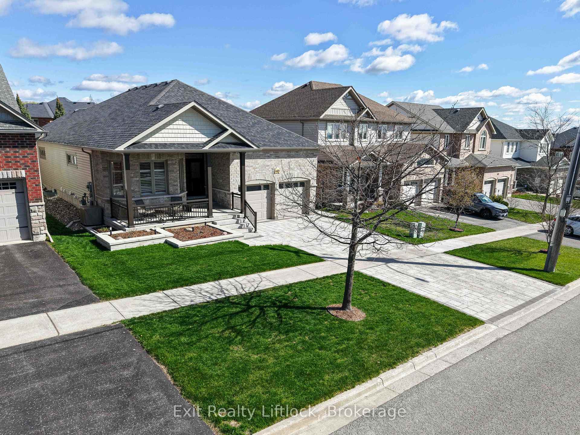 640 Heritage Trail photo 48