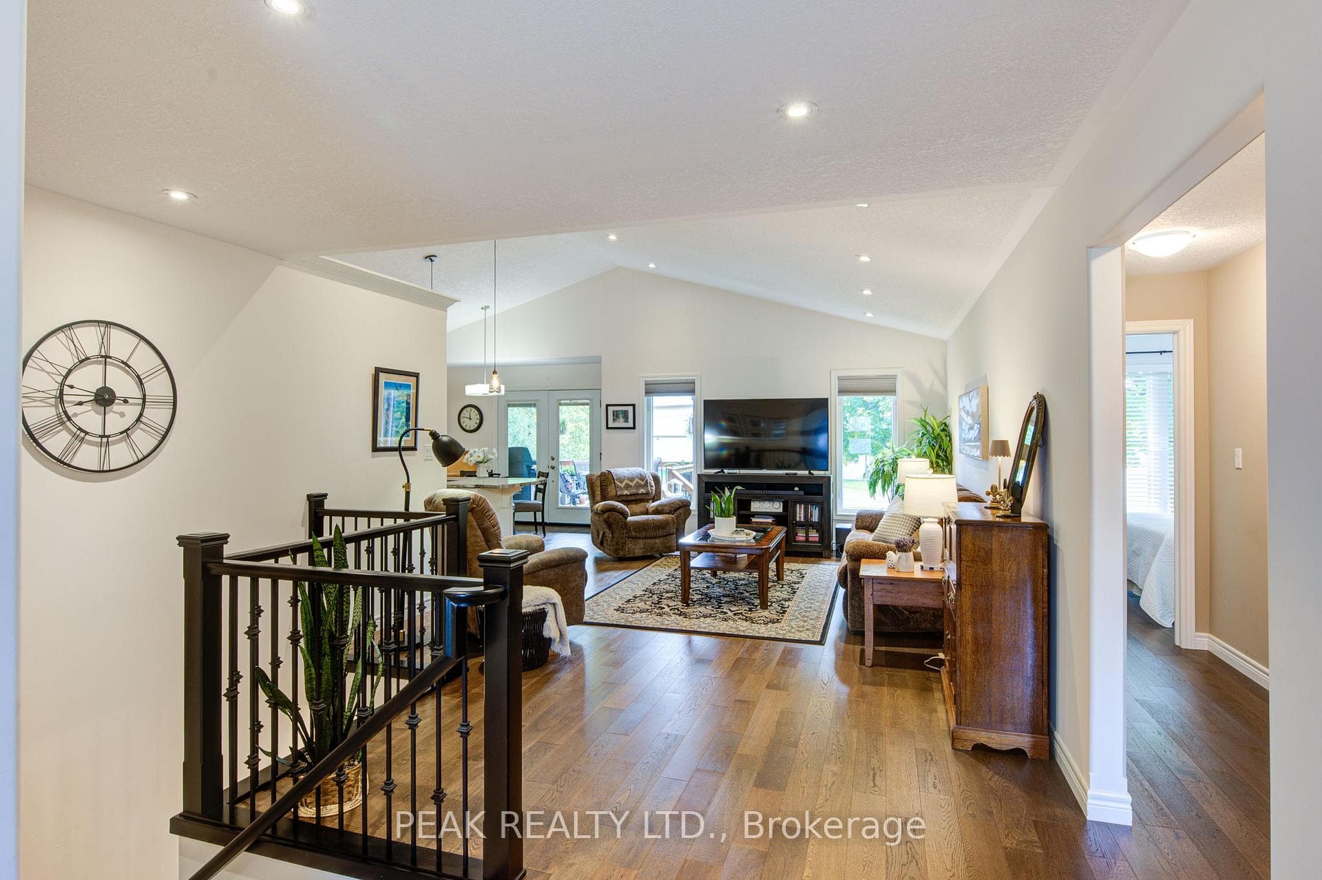75 Jacob Street photo 5