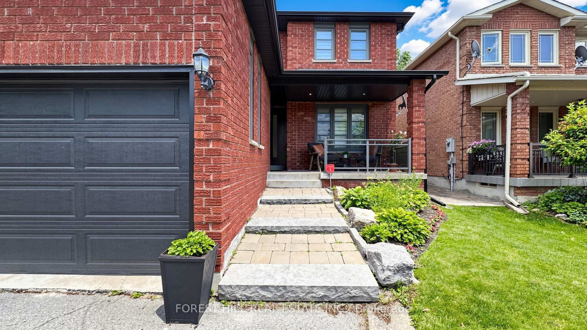 19 Romano Crescent photo 4