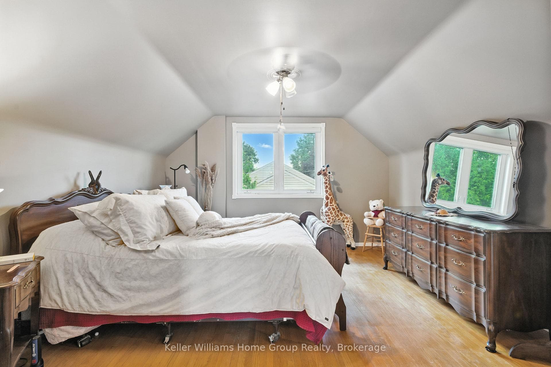 4 Western Avenue photo 17