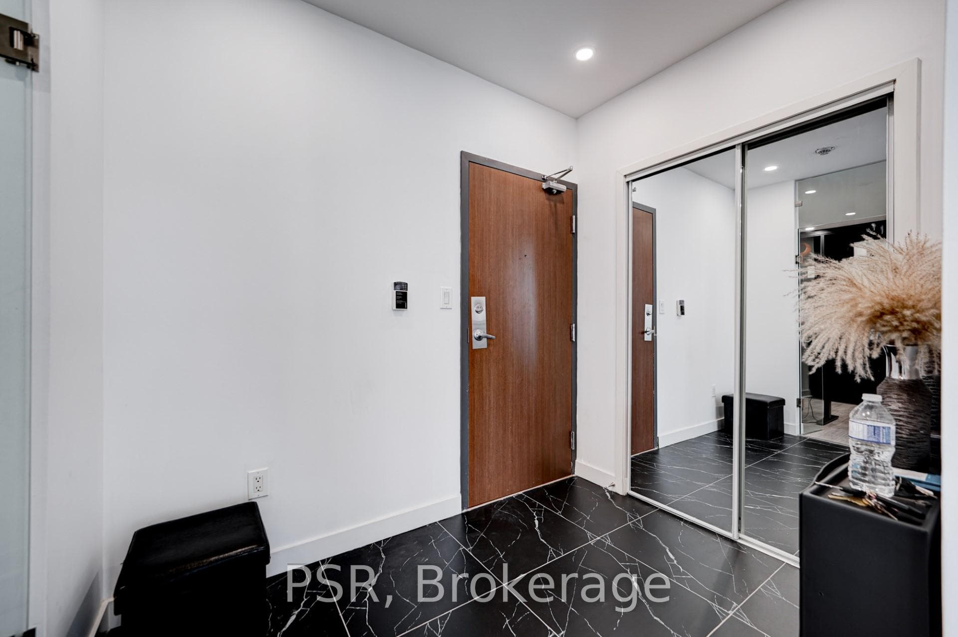 35 Mariner Terrace Unit 1109 photo 8