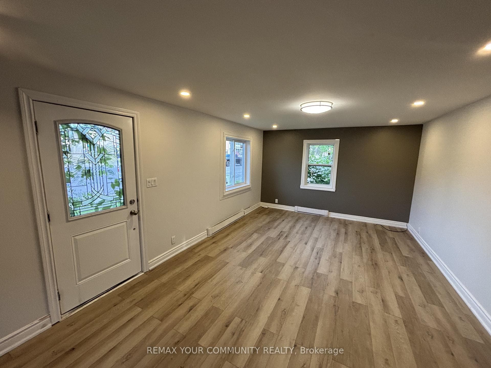 262 The Queensway Road photo 11