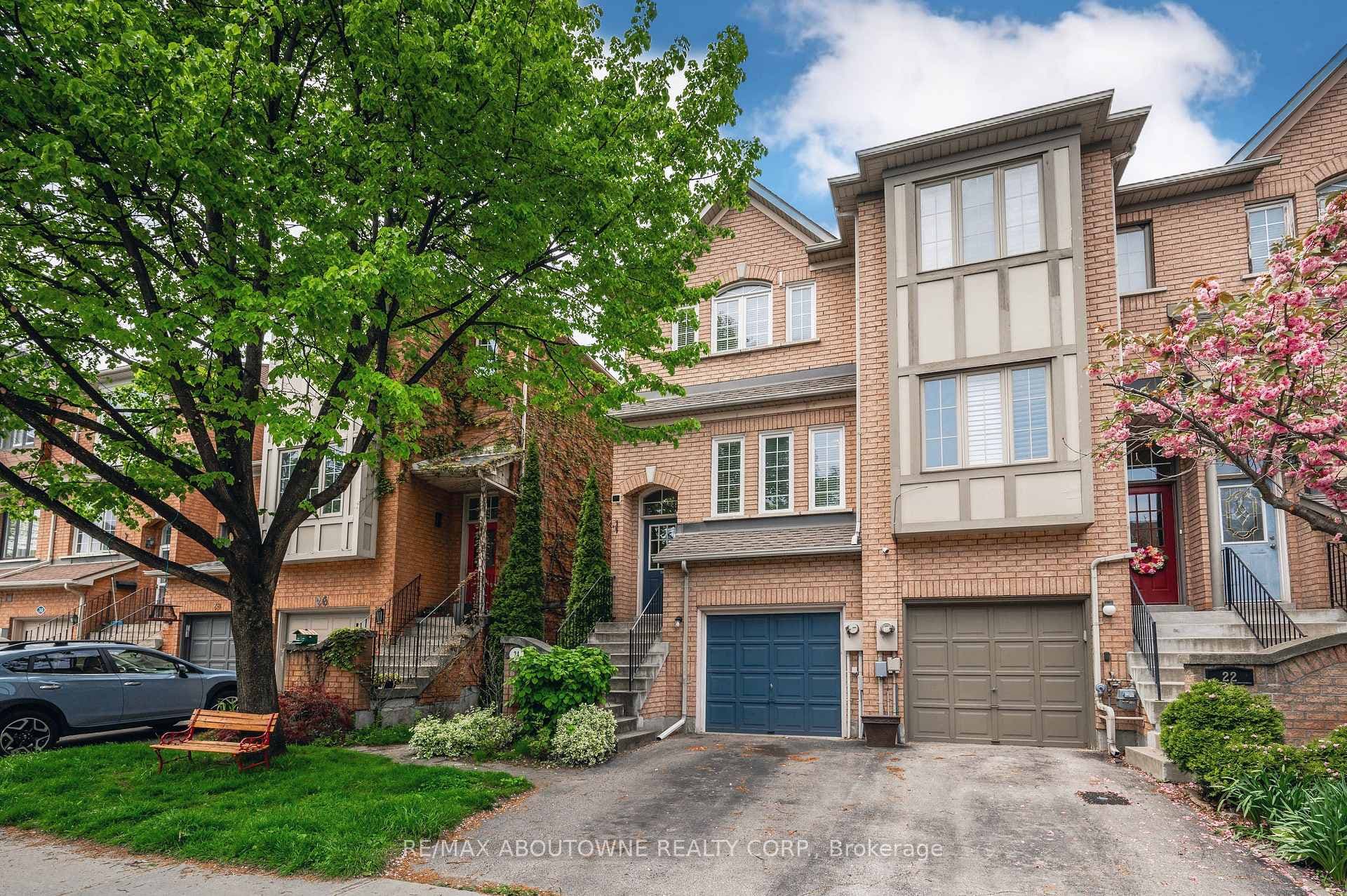24 Bluewater Court photo 2