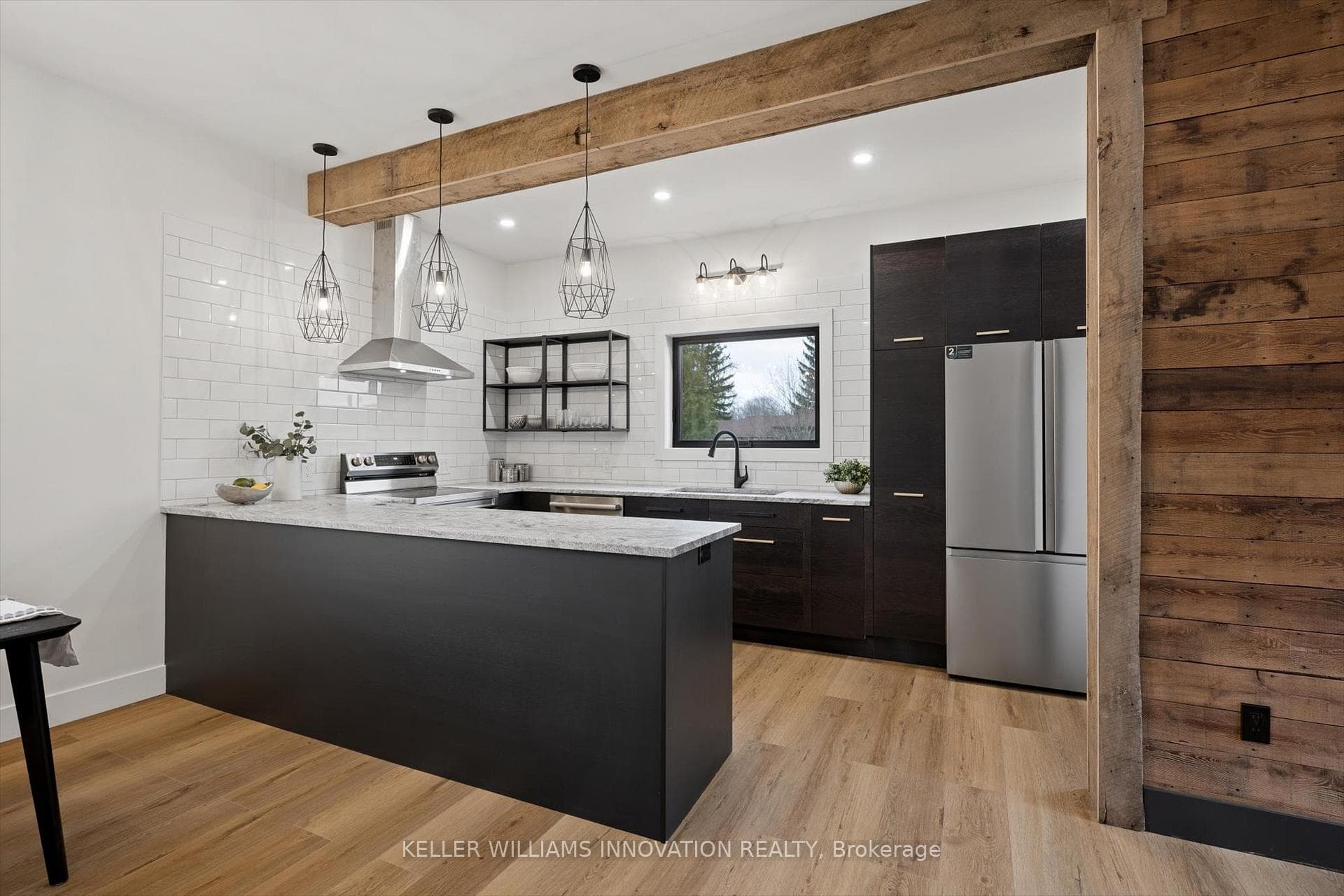 215 Winstanley Street photo 16
