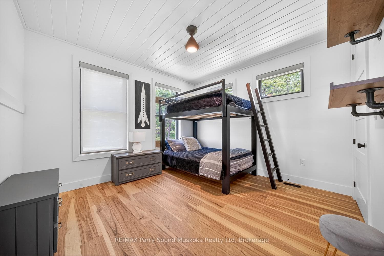 32 A11 Island photo 43