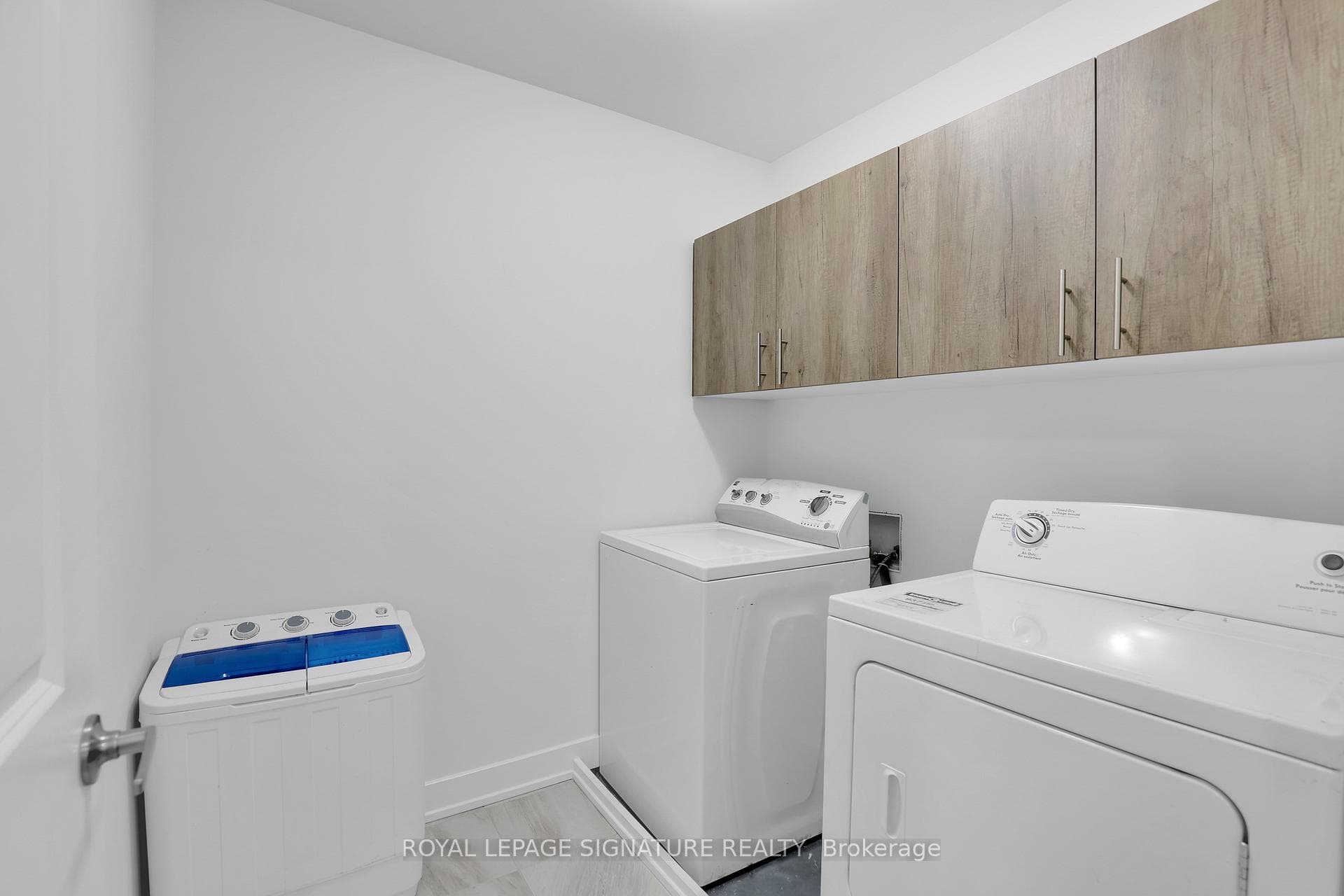 1041 Hydrangea Avenue photo 34