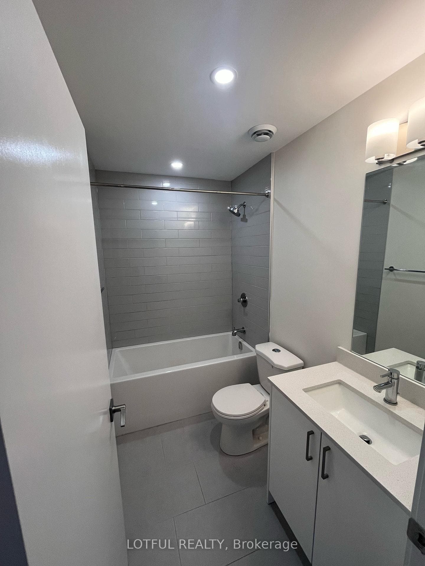 630 Churchill Avenue Unit 103 photo 11