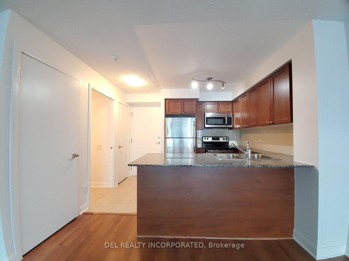 525 Wilson Avenue Unit 810 photo 1