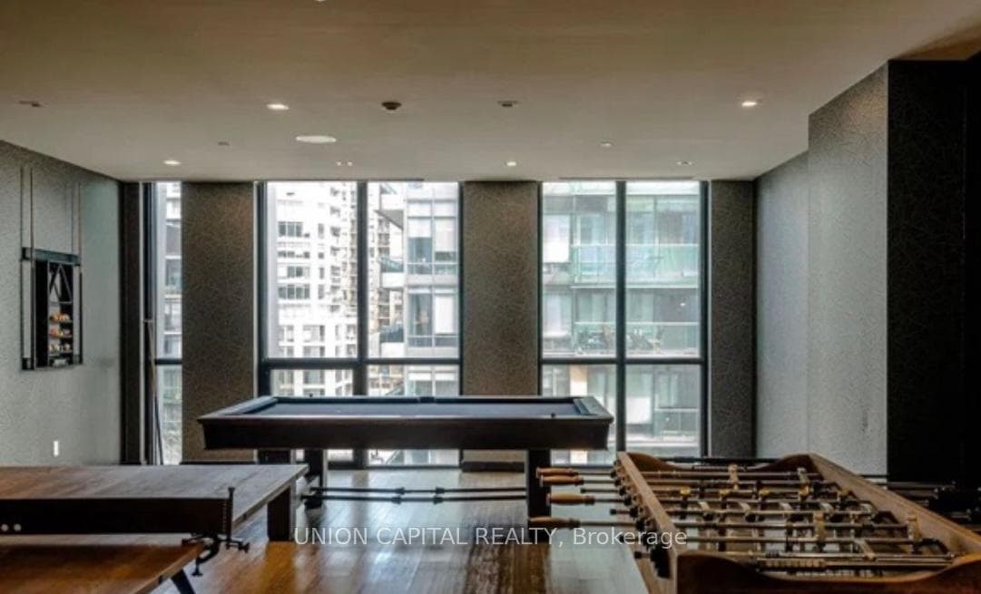 1 Yorkville Avenue Unit 3709 photo 19