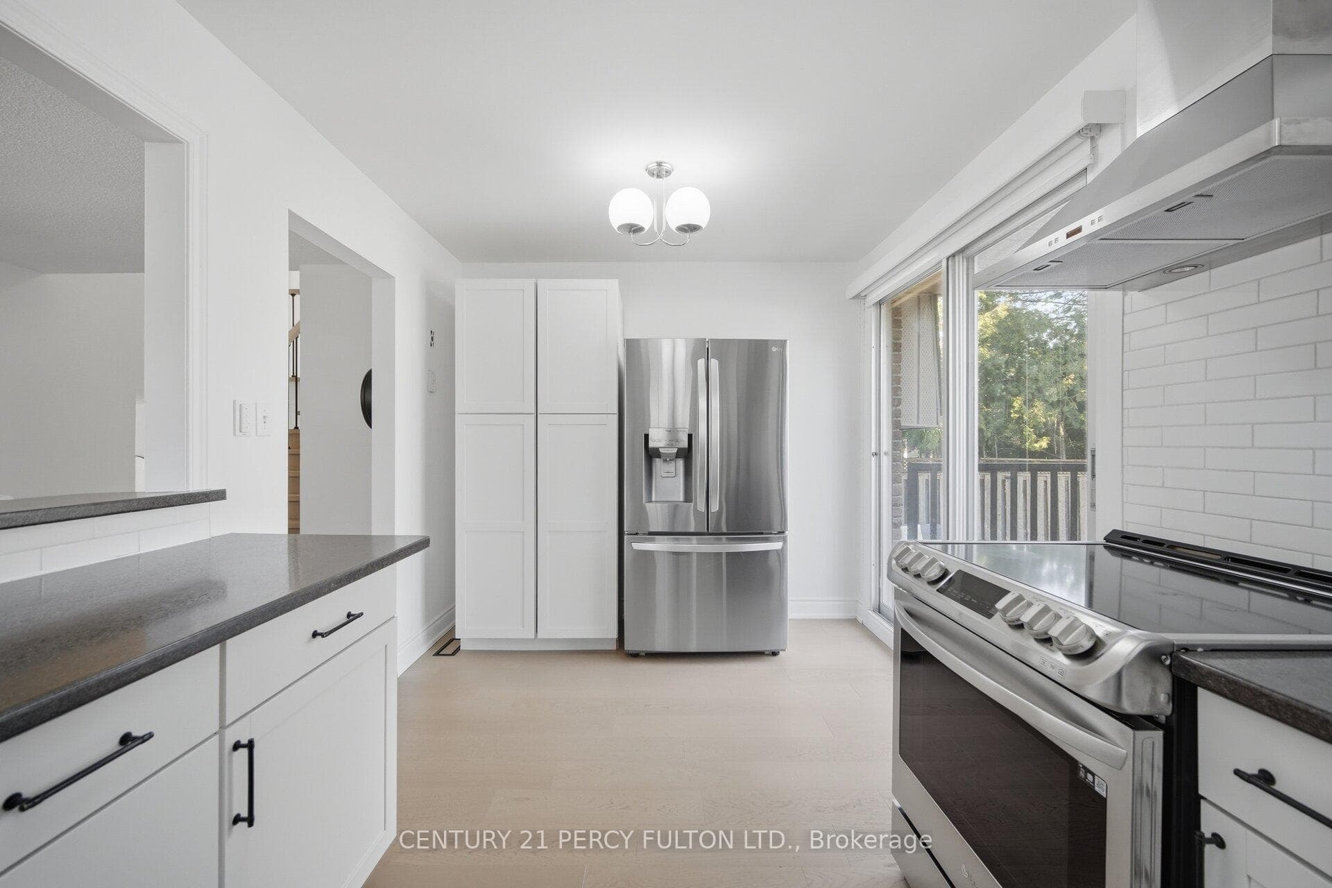 1825 Bronte Square photo 16