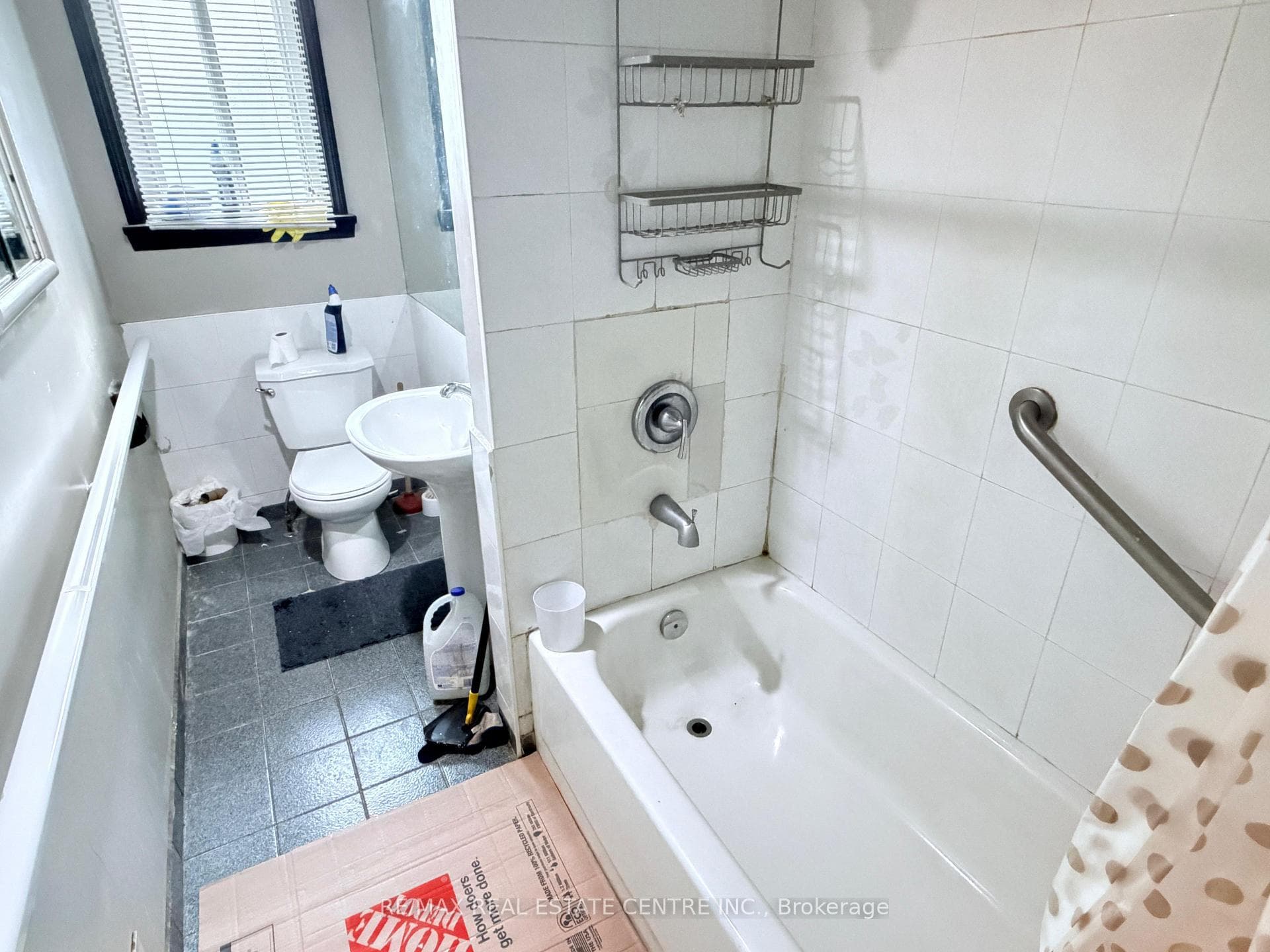 52 Sharbot Avenue photo 11
