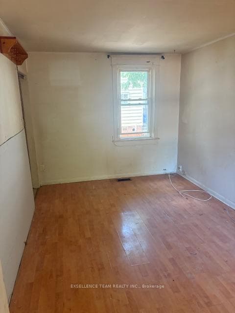 1 Menard Avenue photo 10