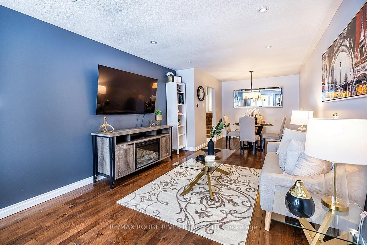 381 Fleetwood Drive photo 12