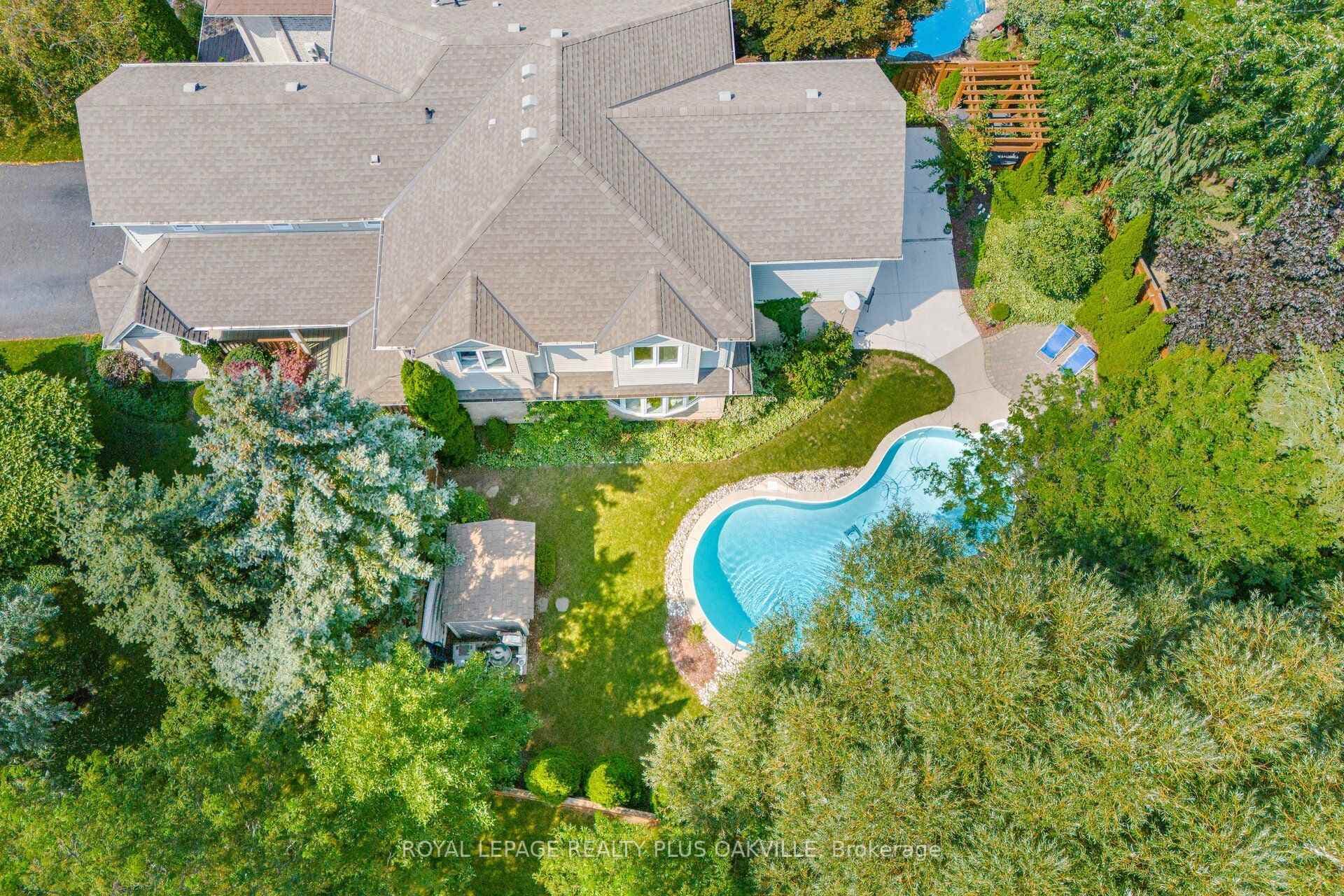 5882 Cornell Crescent photo 47