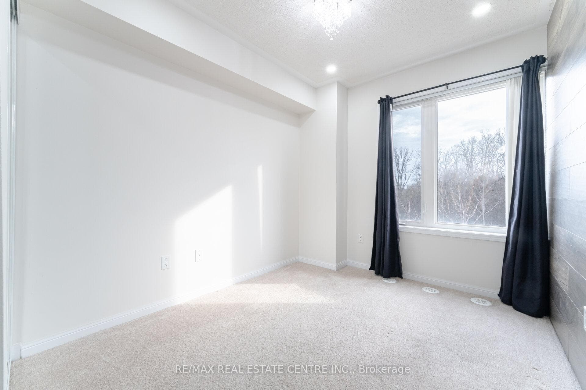 1 Beckenrose Court Unit 99 photo 32