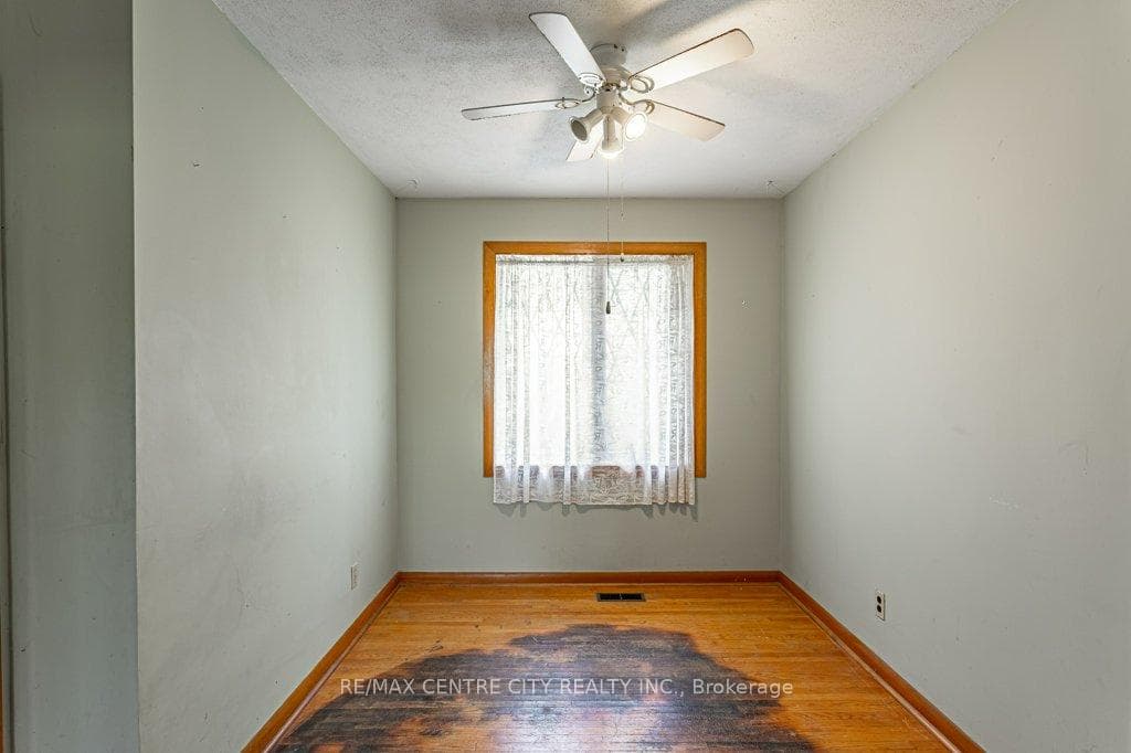77 Queenston Crescent photo 18