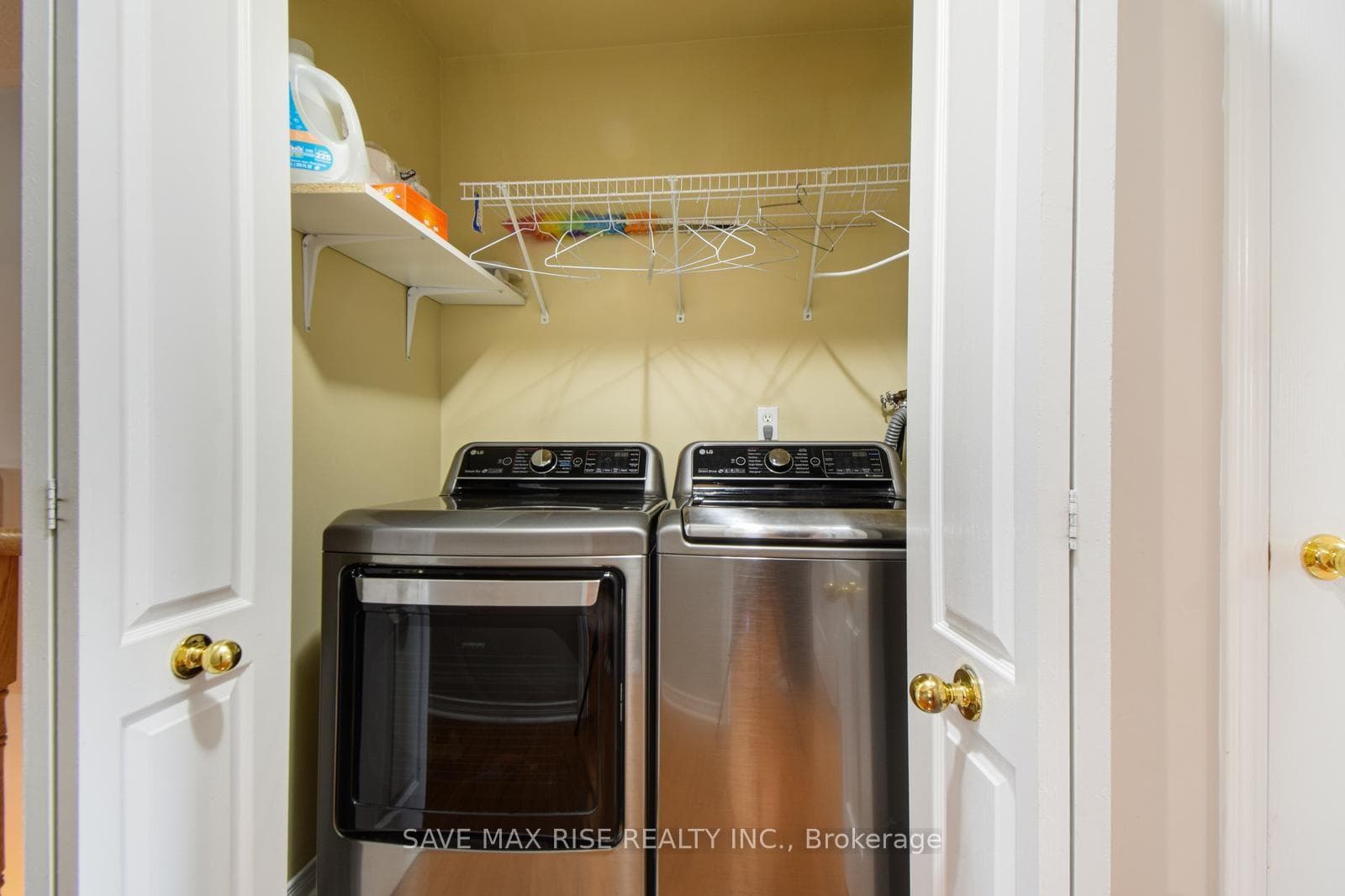 809 Rogerson Road photo 31