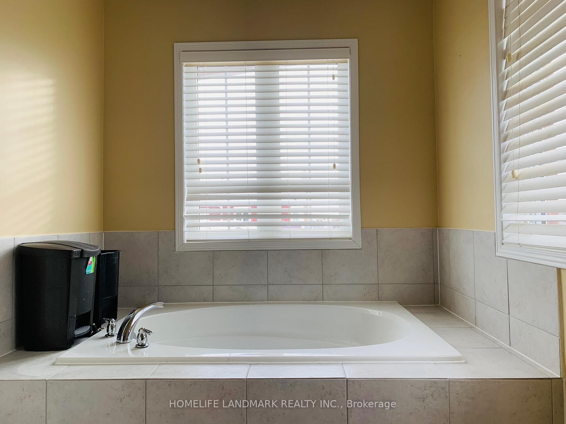 275 White's Hill Avenue photo 14