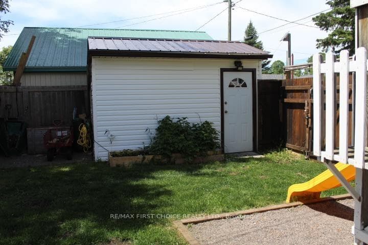 1507 Gore Street photo 25