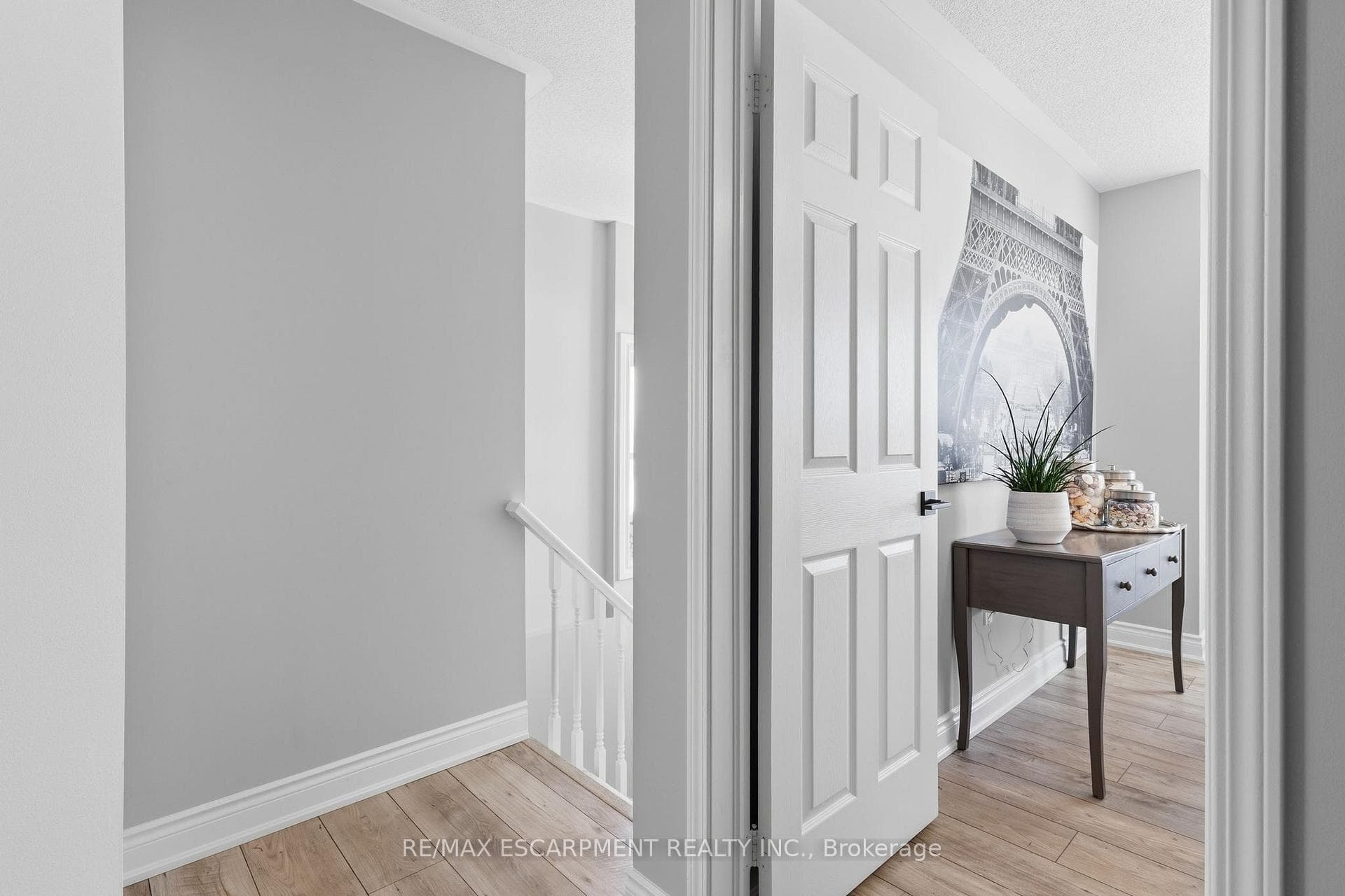 5123 DRYDEN Avenue photo 25