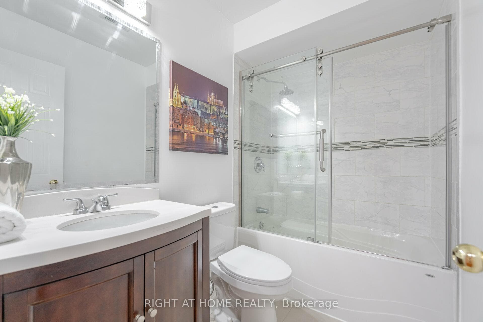 4pc bathroom in second level