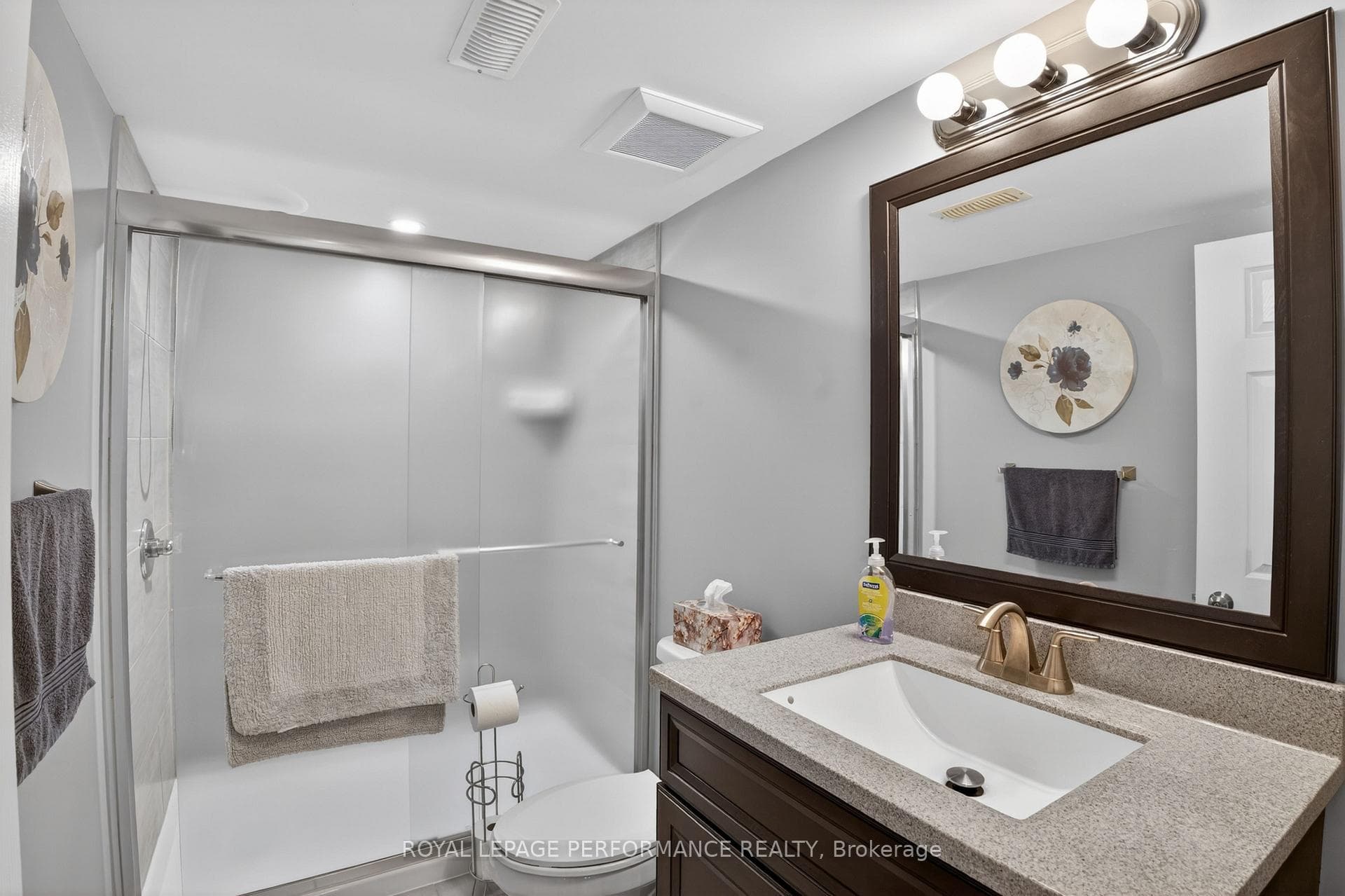 112 Jade Street photo 36