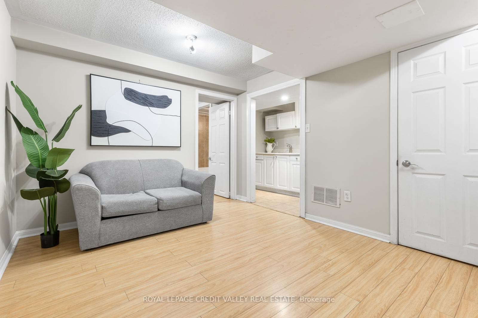 84 Whiteface Crescent photo 26