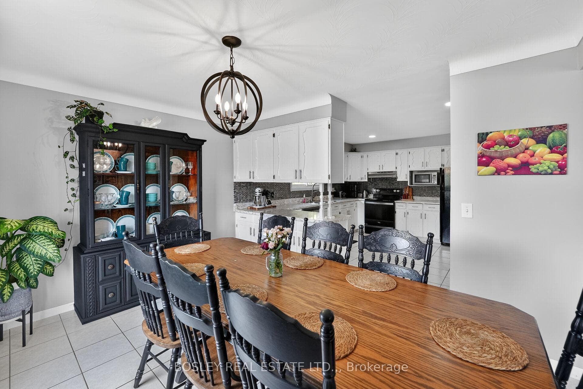 Large Dining rm