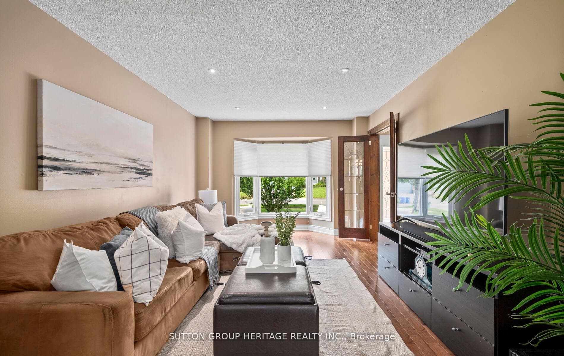 20 Farrow Crescent photo 5
