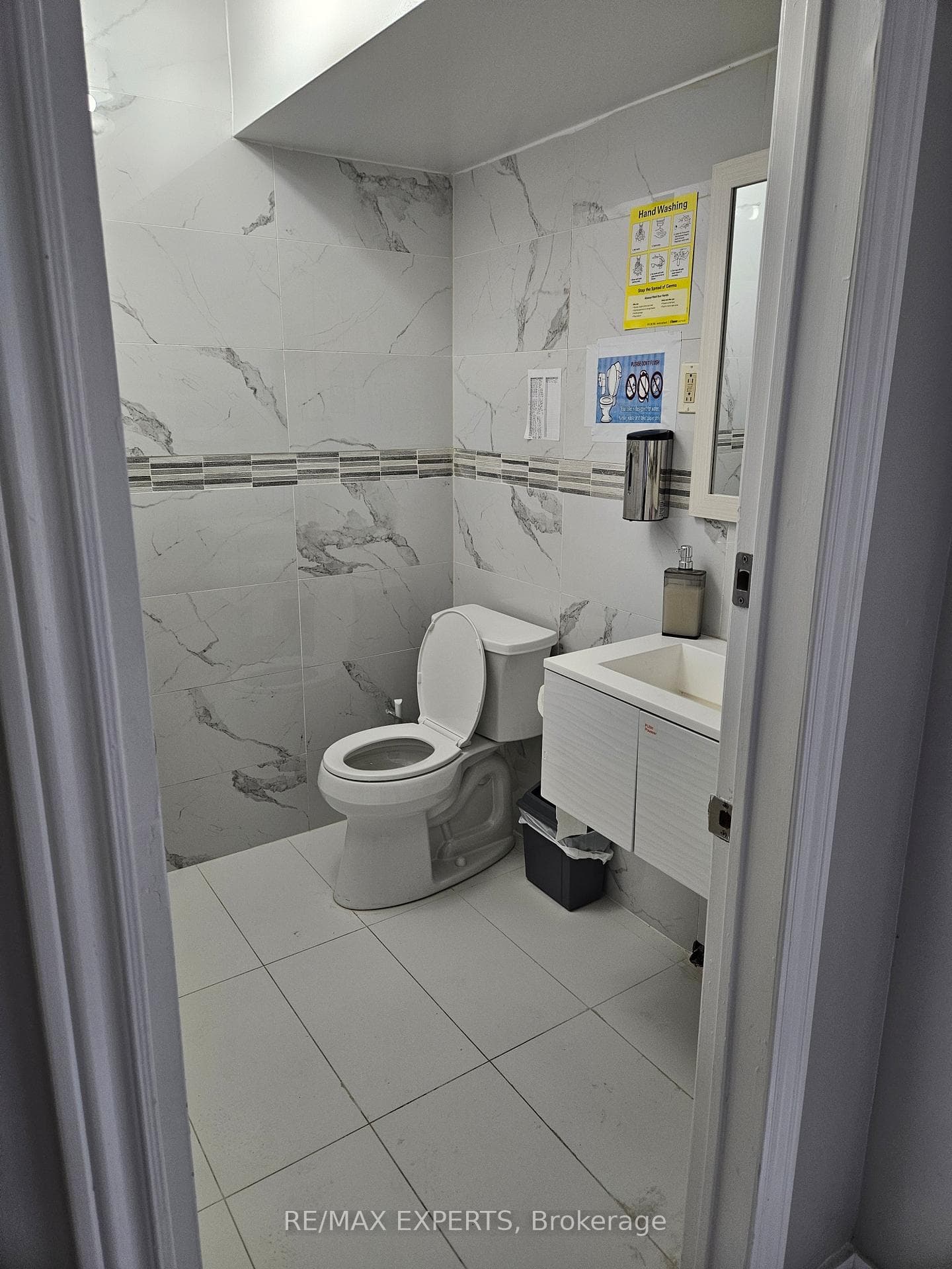 1270 Finch Avenue Unit 2 photo 18