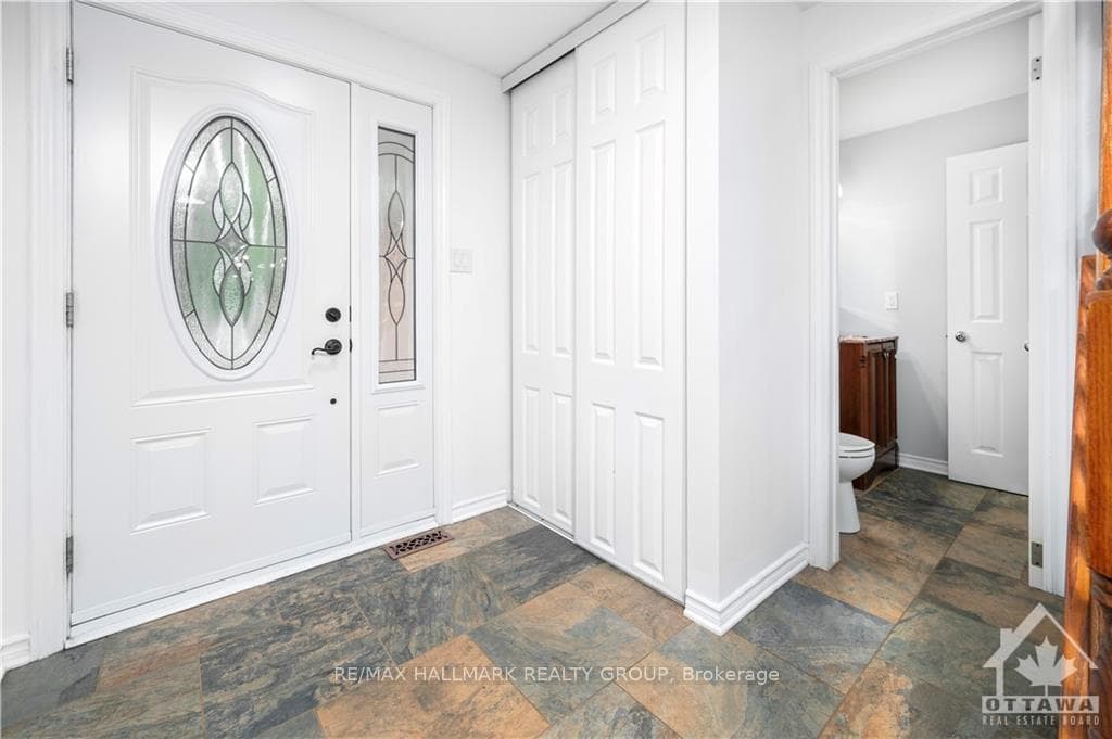 1843 THISTLELEAF Crescent photo 5