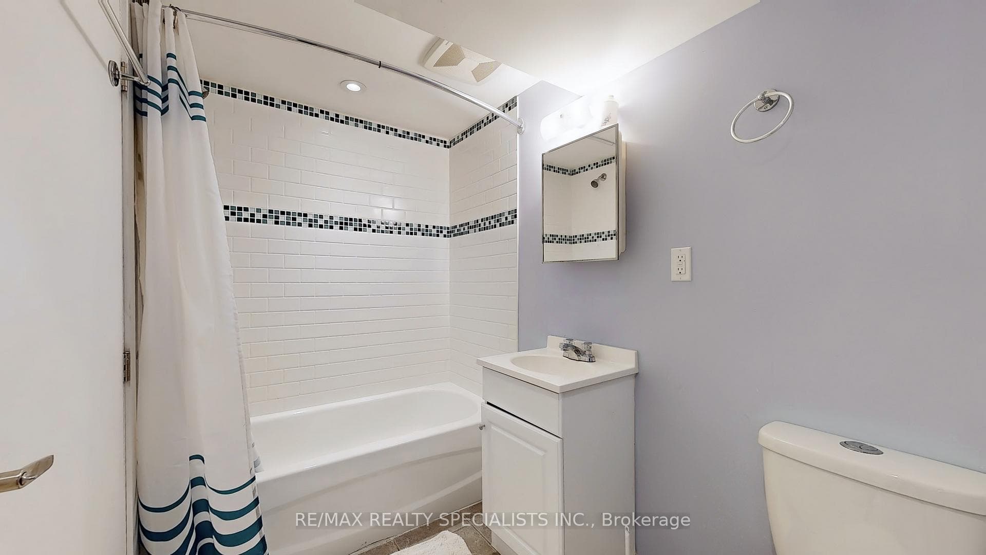 21 Orlando Boulevard photo 19