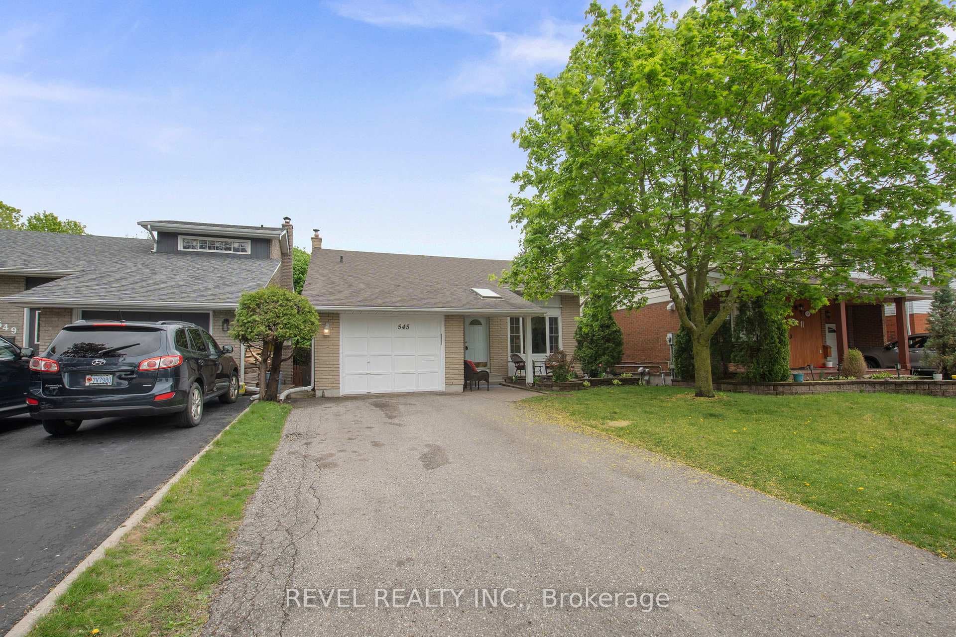 545 Charrington Avenue photo 2