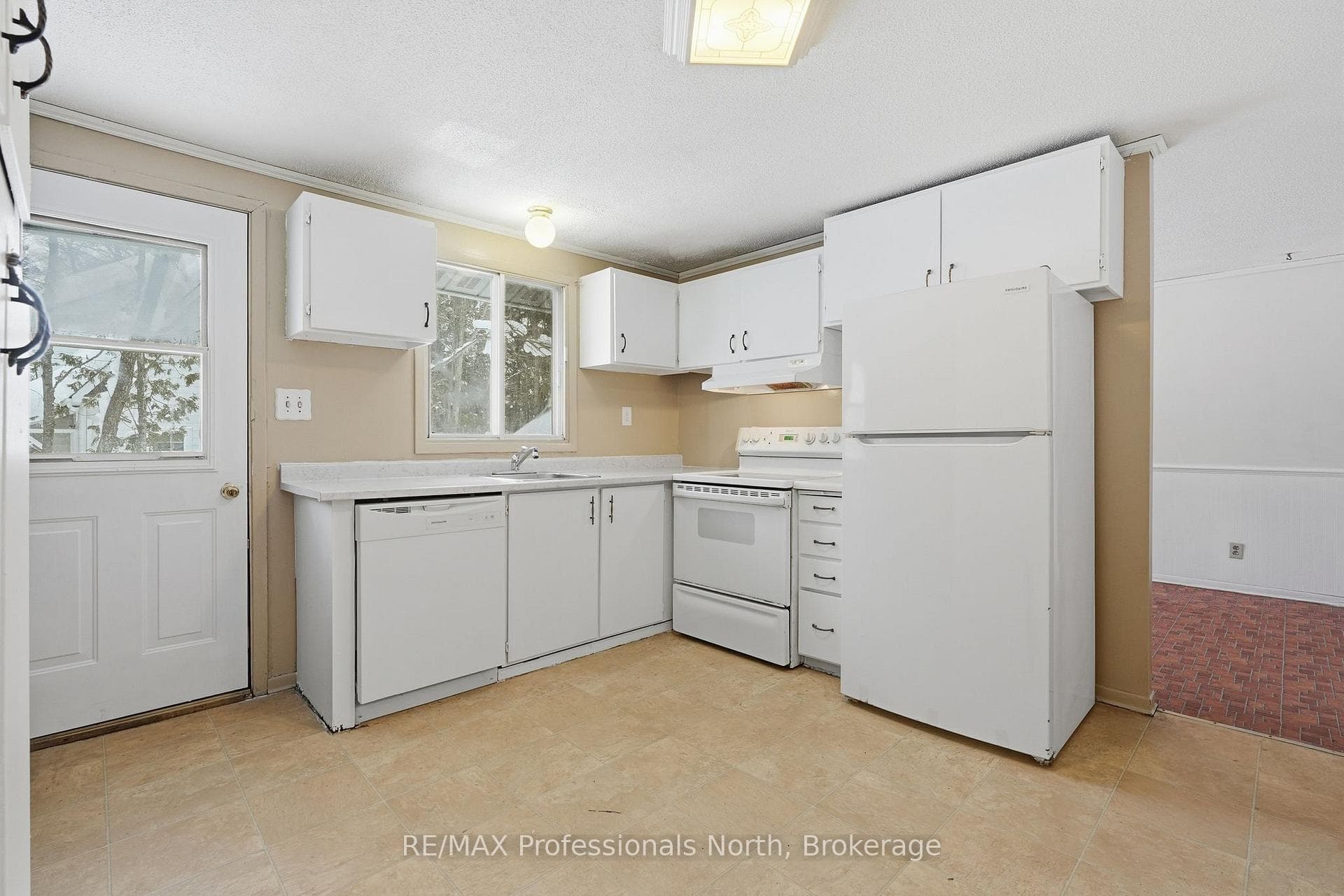 25 Dudley Drive photo 1